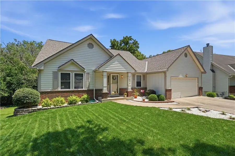 7915 Woodstone Street, Lenexa, KS 66219 - #3
