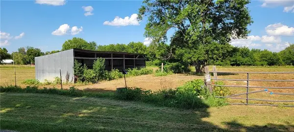 801 S Mckinley Street, LaHarpe, KS 66751