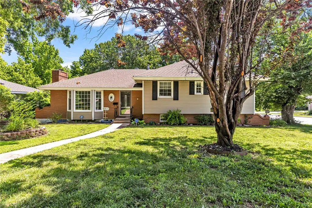 6217 Crisp Avenue, Kansas City, MO 64133 - #1