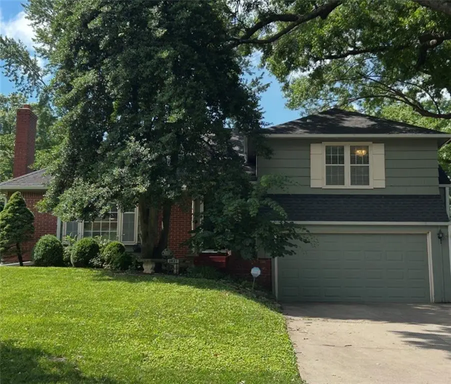 2821 W 73rd Street, Prairie Village, KS 66208 - #1