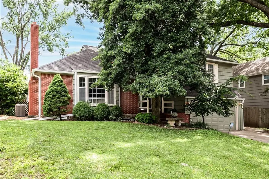 2821 W 73rd Street, Prairie Village, KS 66208 - #2