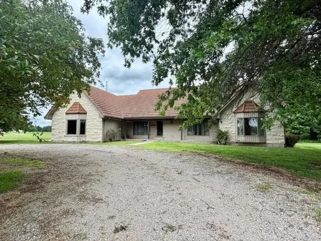 2160 3rd Road, Le Roy, KS 66857 - #2