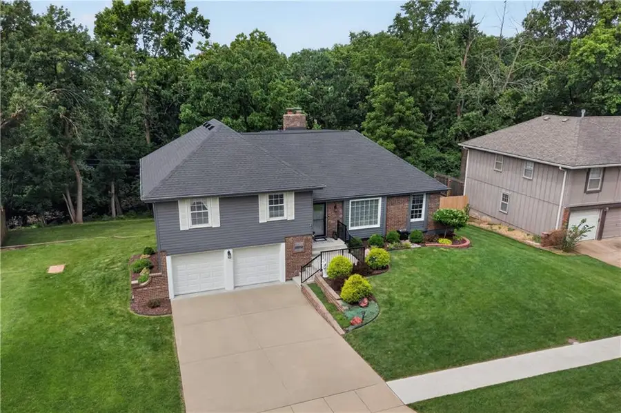 10112 Oakridge Drive, Overland Park, KS 66212 - #3