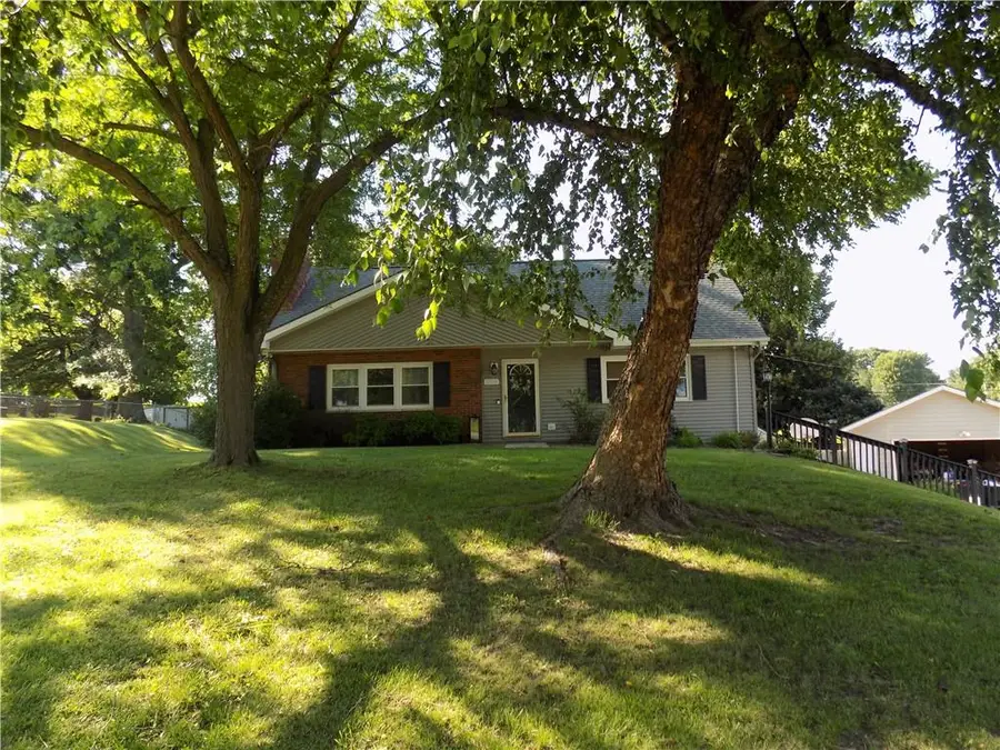 2320 N 33rd Street Terrace, Saint Joseph, MO 64506 - #2