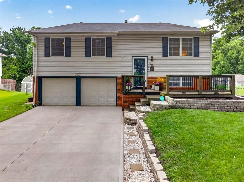 1407 N Hanover Avenue, Independence, MO 64056 - #1