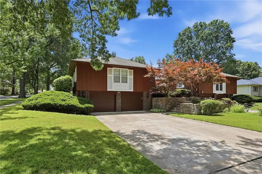 313 E 115th Street, Kansas City, MO 64114 - #2