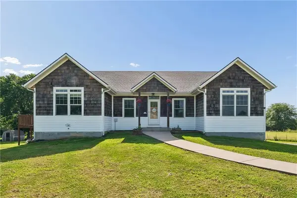657 SW 701 Road, Centerview, MO 64019