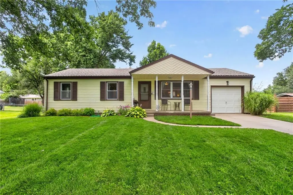 307 E College Street, Odessa, MO 64076 - #1