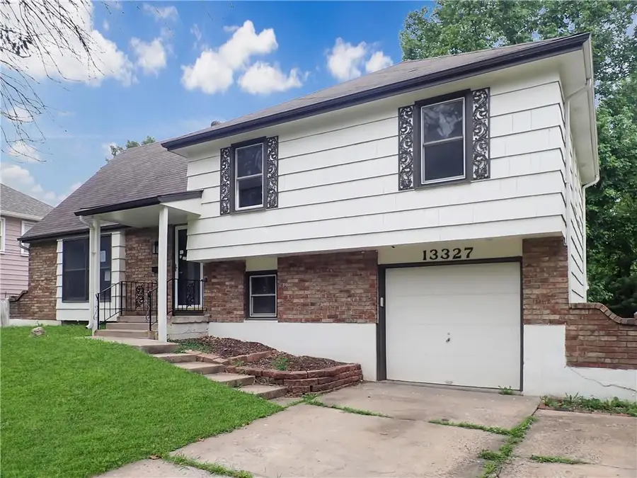 13327 Donnelly Avenue, Grandview, MO 64030 - #3