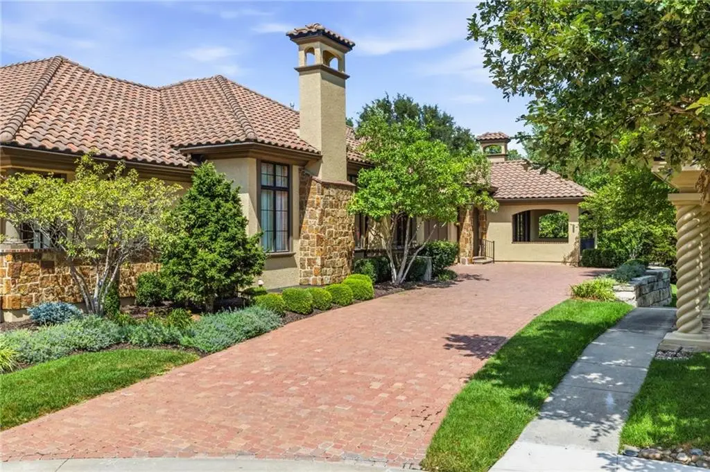 3114 W 137th Street, Leawood, KS 66224 - #1