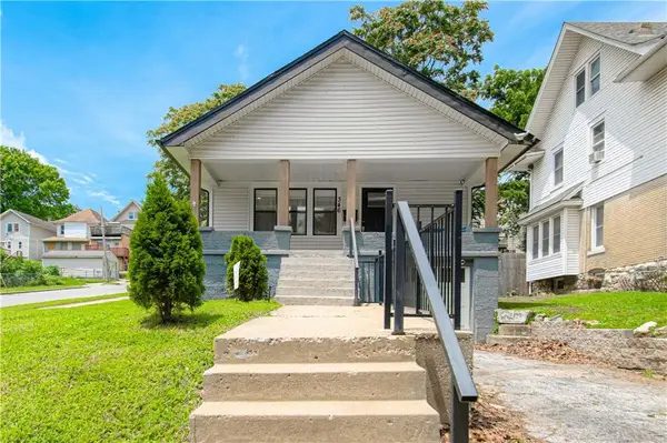 346 Kensington Avenue, Kansas City, MO 64124