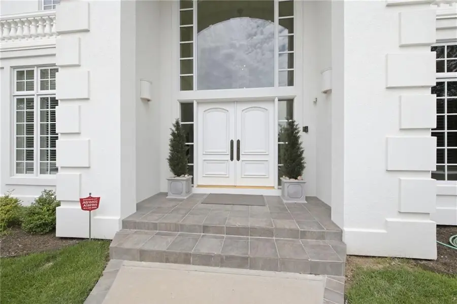 6517 Ridge Road, Parkville, MO 64152 - #3