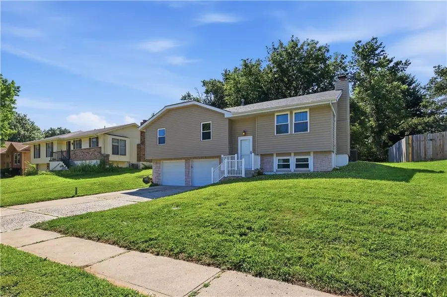 325 Brownfield Drive, Lees Summit, MO 64063 - #2