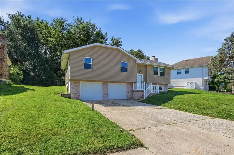 325 Brownfield Drive, Lees Summit, MO 64063 - #3