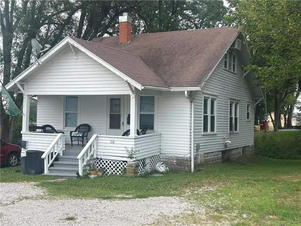 114 E Lincoln Street, Maryville, MO 64468 - #1