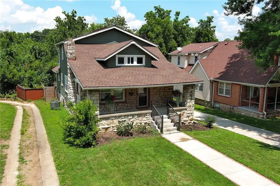 1462 E 78th Street, Kansas City, MO 64131 - #3