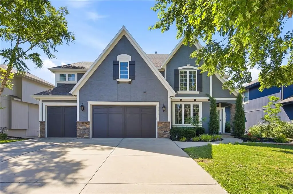 15401 W 165th Street, Olathe, KS 66062 - #1