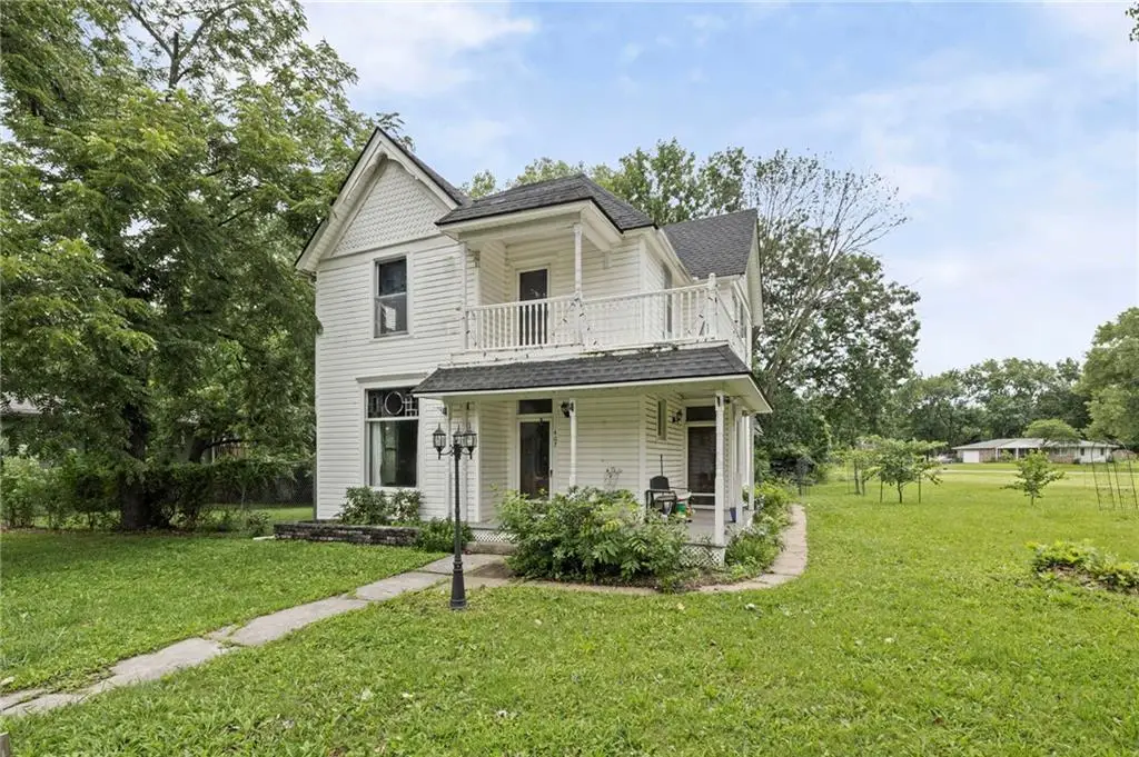 407 S 5th Street, Garden City, MO 64747 - #1