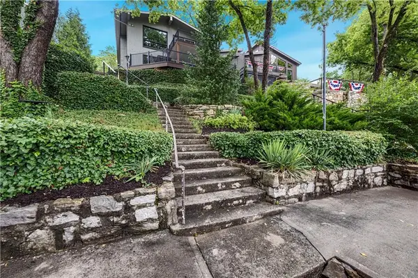 19 R Street, Lake Lotawana, MO 64086