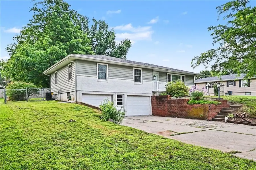 1207 Safari Drive, Saint Joseph, MO 64506 - #2