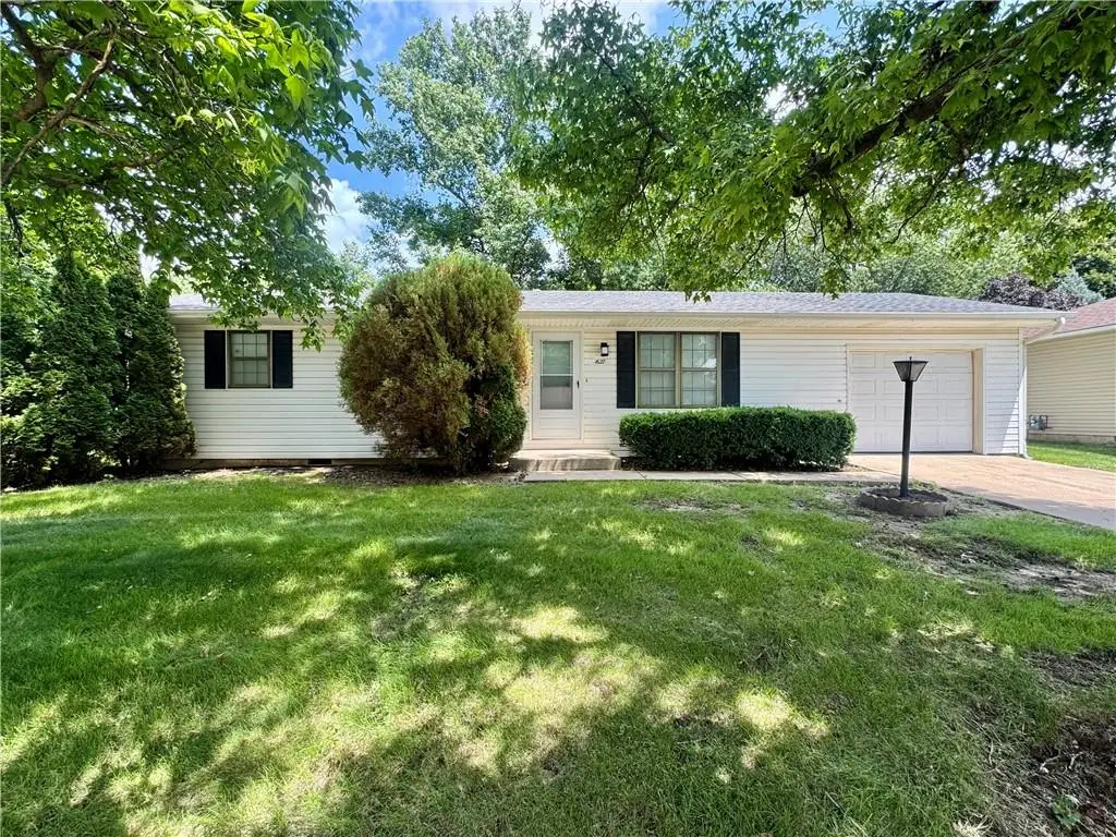 1627 N Ray Avenue, Maryville, MO 64468 - #1