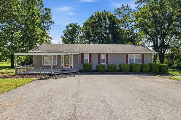 21405 S Harper Road, Peculiar, MO 64078