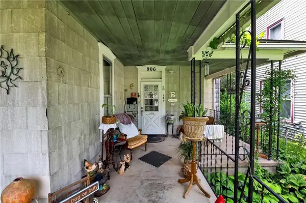 906 Columbia Avenue, Leavenworth, KS 66048