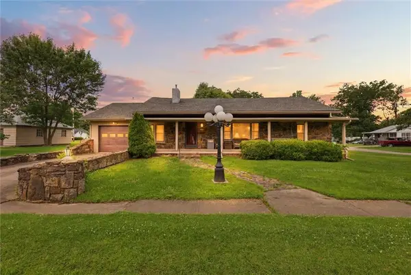 321 E Chestnut Street, Rich Hill, MO 64779