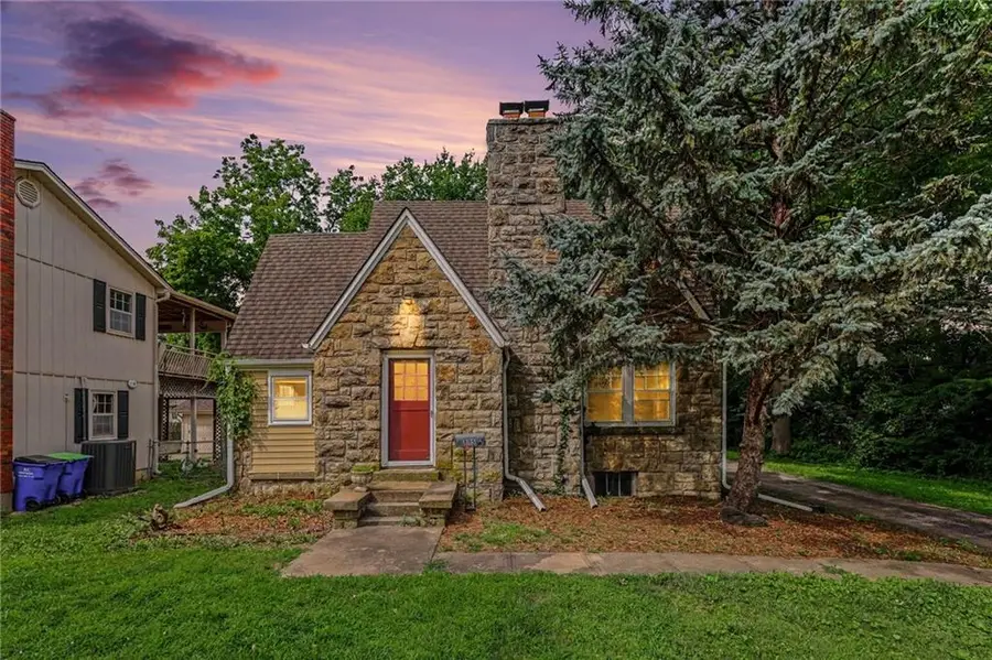 8115 Shawnee Drive, Overland Park, KS 66212 - #3