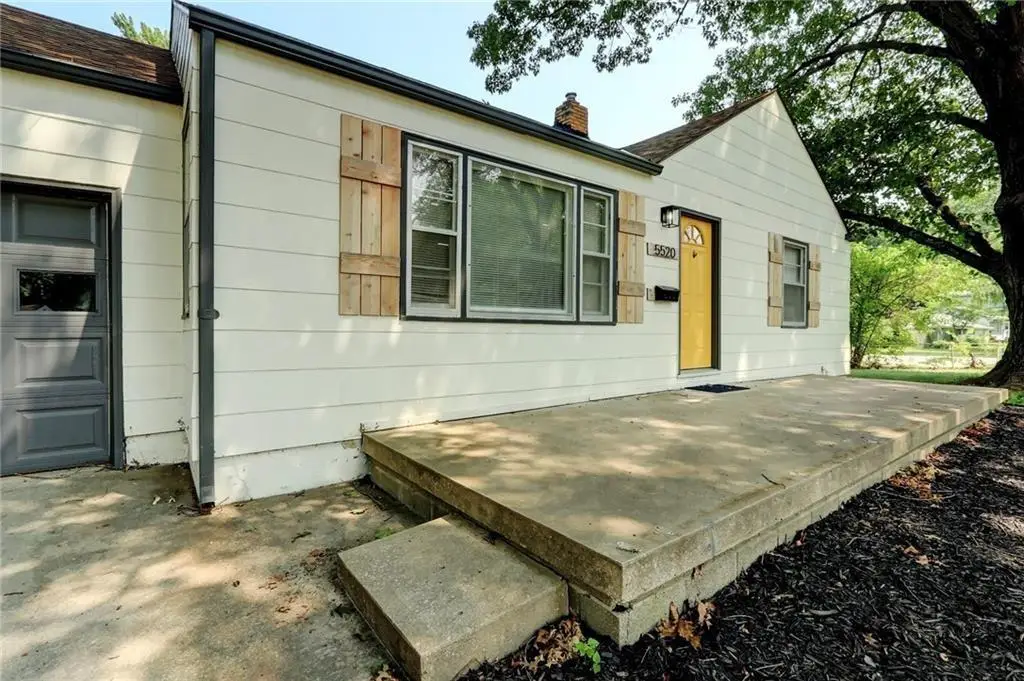 5520 Blue Ridge Boulevard, Raytown, MO 64133 - #1