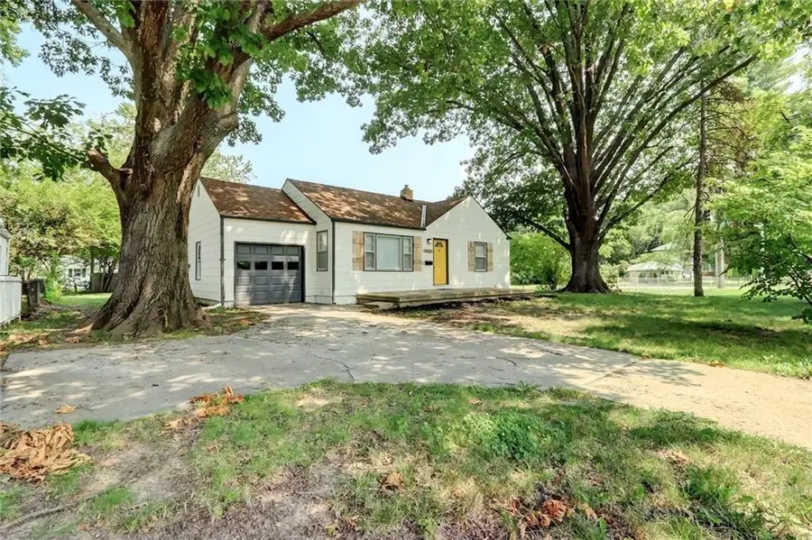 5520 Blue Ridge Boulevard, Raytown, MO 64133 - #2