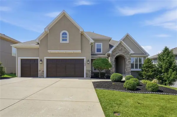 11609 W 158th Street, Overland Park, KS 66221
