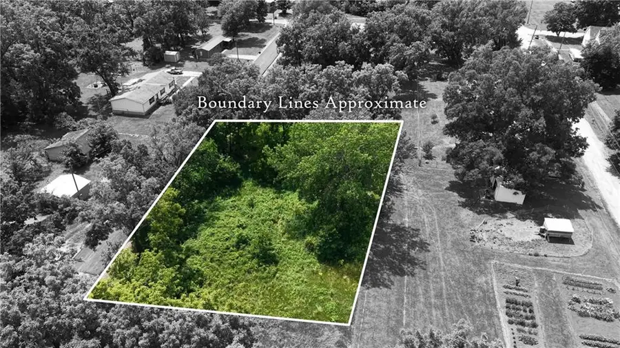 E Arthur Street, Hamilton, MO 64644 - #3