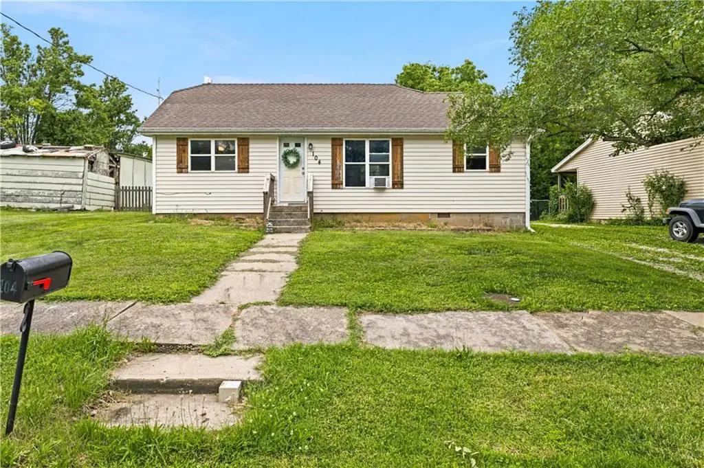 104 W 4th Street, Freeman, MO 64746 - #1
