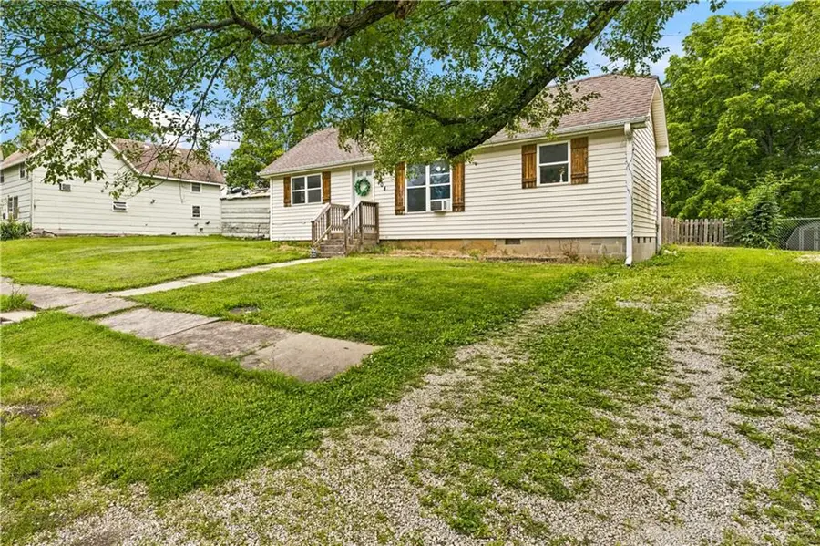 104 W 4th Street, Freeman, MO 64746 - #2