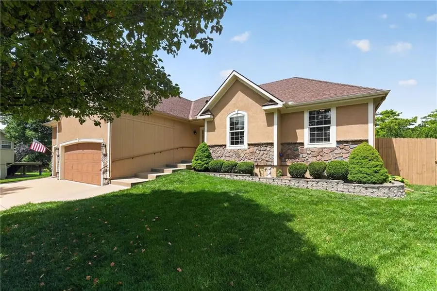 10658 S Emerald Street, Olathe, KS 66061 - #3