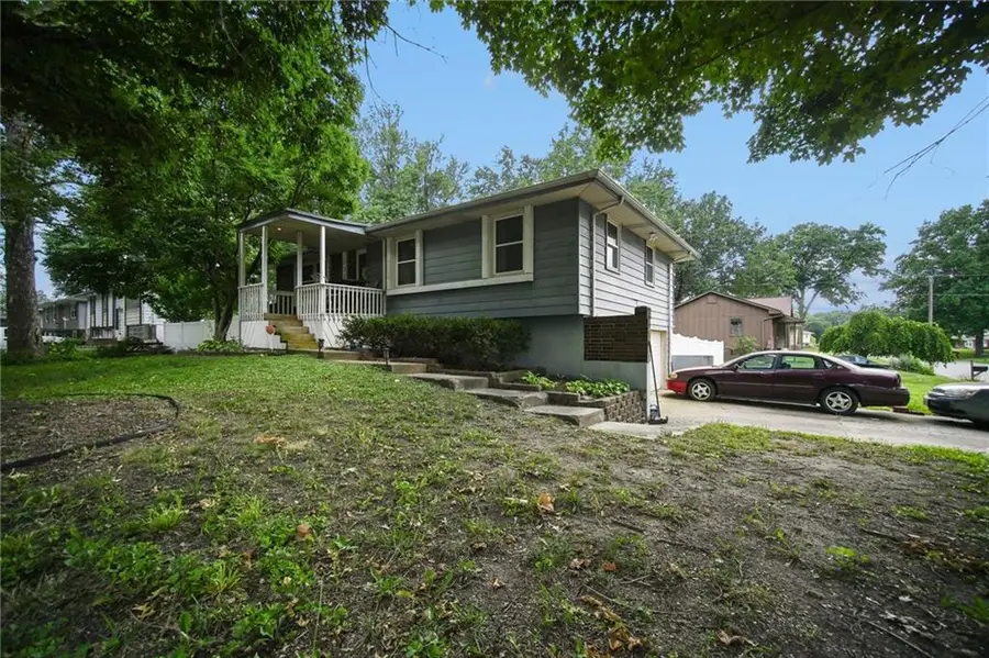 120 Baker Street, Buckner, MO 64016 - #2