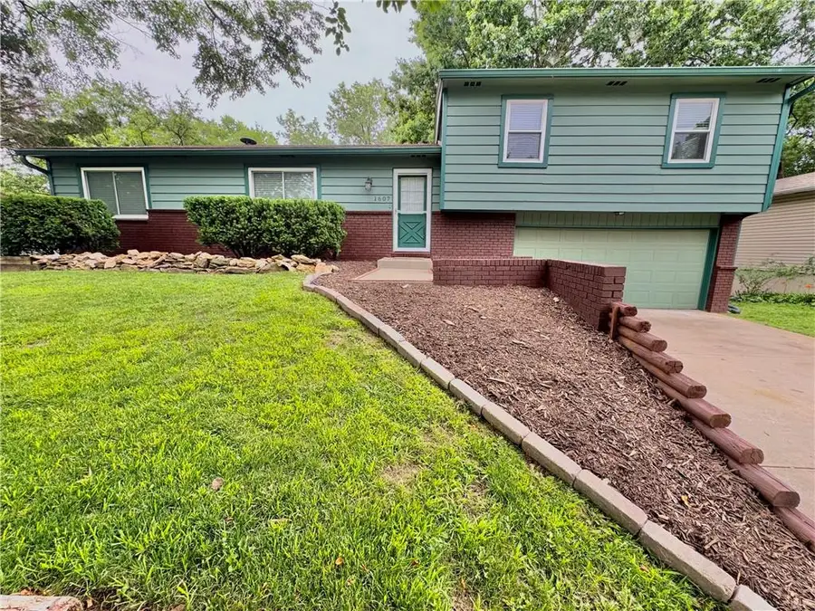 1607 W 28 Terrace, Lawrence, KS 66046 - #2