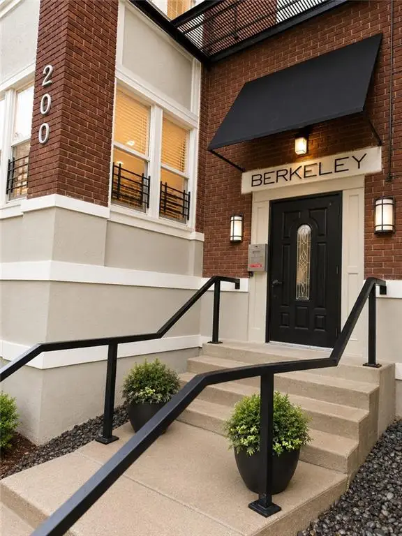 200 E 43rd Street #103, Kansas City, MO 64111