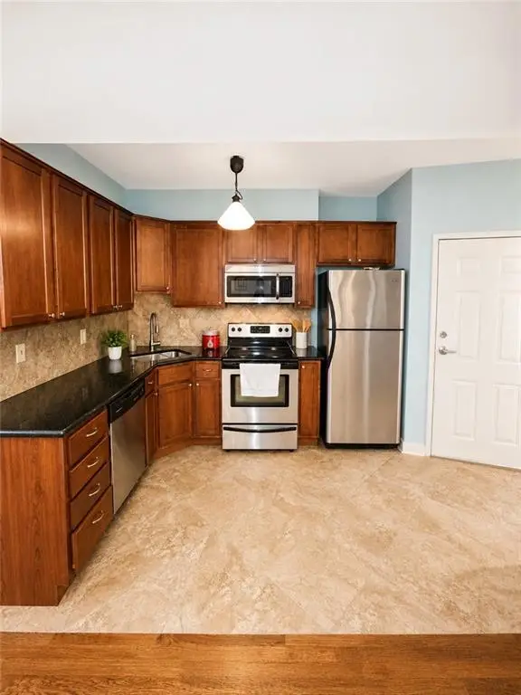 200 E 43rd Street #103, Kansas City, MO 64111 - #2