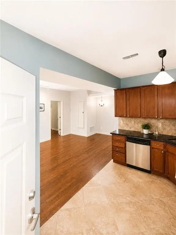 200 E 43rd Street #103, Kansas City, MO 64111 - #3