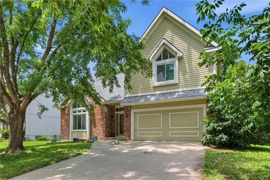 8260 N Woodland Avenue, Kansas City, MO 64118 - #2