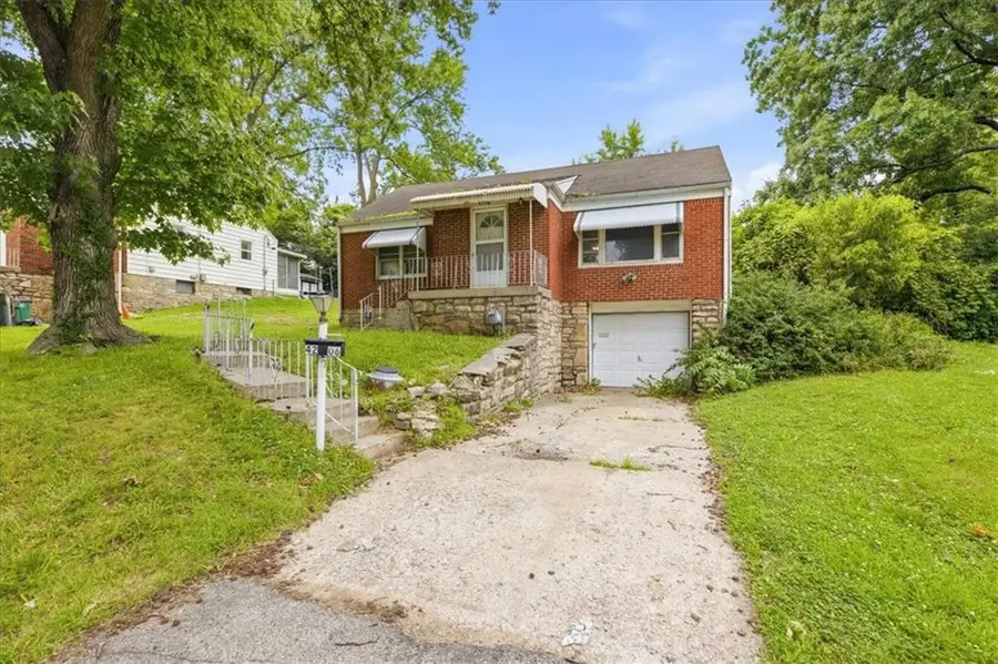 4206 Troup Avenue, Kansas City, KS 66102 - #2