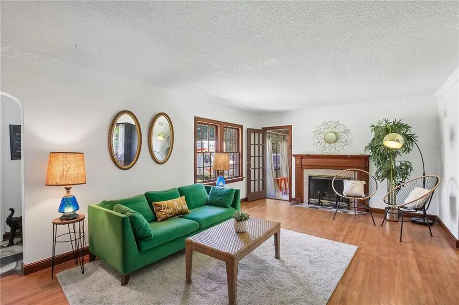 415 E 75th Street, Kansas City, MO 64131 - #3