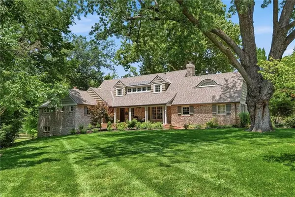 2312 Tomahawk Road, Mission Hills, KS 66208