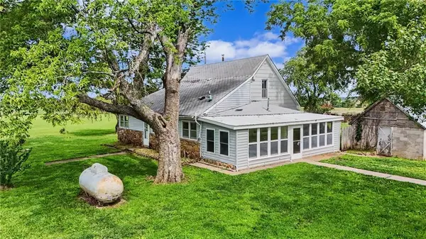 15496 Norton Road, Kincaid, KS 66039