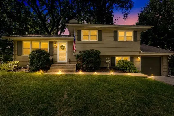 10402 W 73rd Street, Shawnee, KS 66203