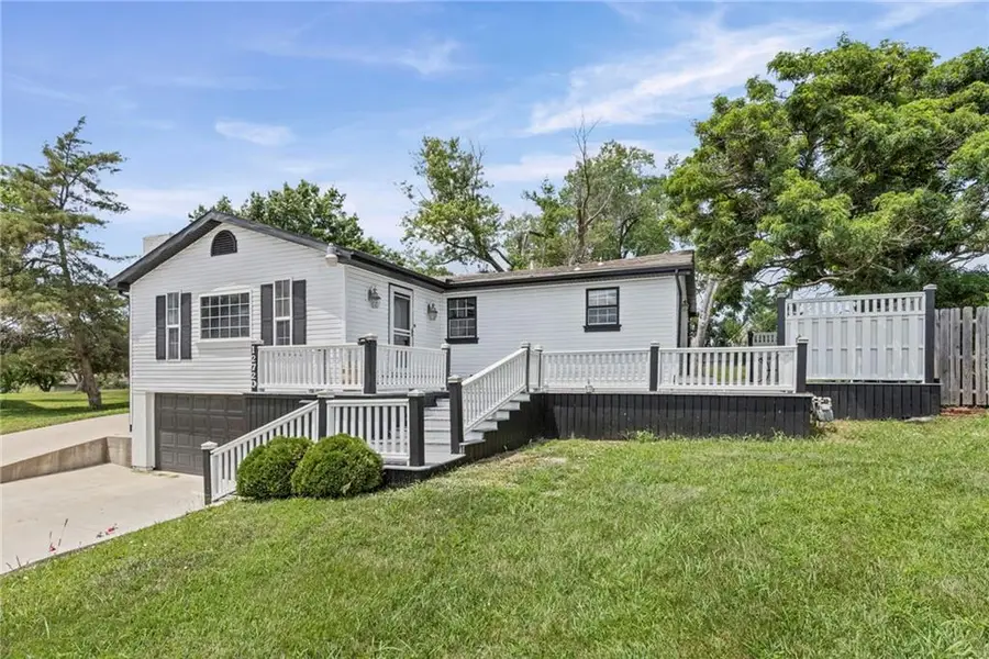 12720 W 55th Terrace, Shawnee, KS 66216 - #2