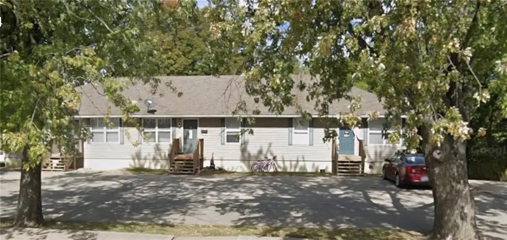 215 W Montgomery Street, Odessa, MO 64076 - #1