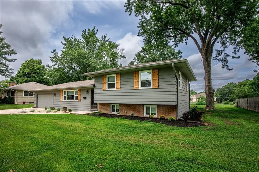 311 Jackson Avenue, Garnett, KS 66032 - #2